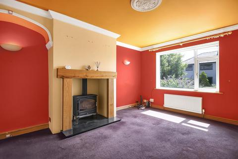3 bedroom semi-detached house for sale, Hawthorn Avenue, Yeadon, Leeds