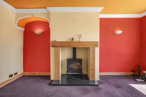 3 bedroom semi-detached house for sale, Hawthorn Avenue, Yeadon, Leeds