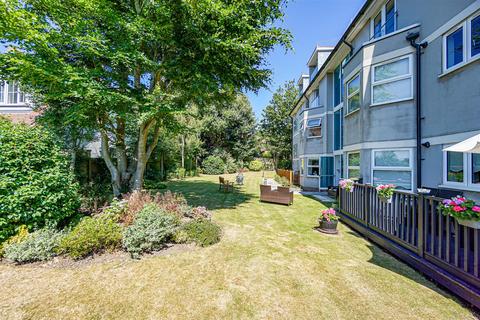 2 bedroom flat for sale, Pine Avenue, Hastings