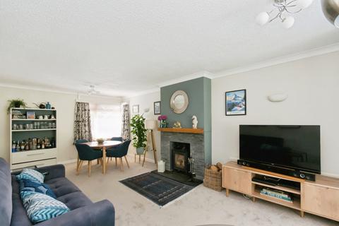 2 bedroom bungalow for sale, Clinch Green Avenue, Bexhill-on-Sea, East Sussex, TN39
