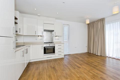 2 bedroom flat for sale, Spring Drive, Trumpington, Cambridge, Cambridgeshire, CB2