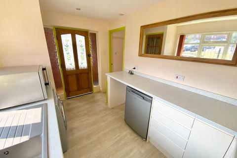 2 bedroom detached bungalow for sale, Gleads Croft, Halesowen B62