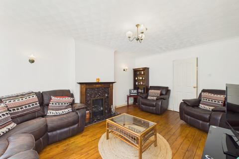 3 bedroom semi-detached house for sale, Compass Road, Hull, HU6 7AW