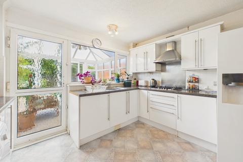 3 bedroom semi-detached house for sale, Compass Road, Hull, HU6 7AW