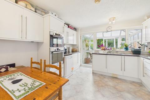 3 bedroom semi-detached house for sale, Compass Road, Hull, HU6 7AW