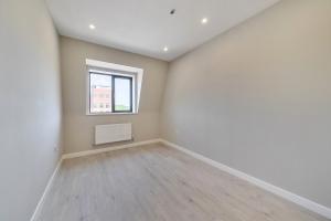 Apartment in Borehamwood - View 3