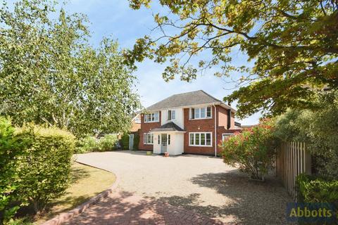 4 bedroom detached house for sale, Daws Heath Road, Benfleet, Essex, SS7