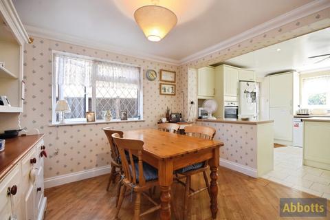 4 bedroom detached house for sale, Daws Heath Road, Benfleet, Essex, SS7