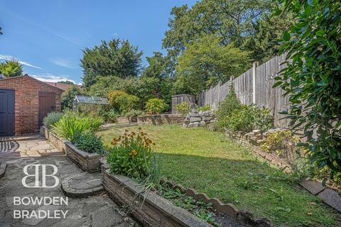 2 bedroom maisonette for sale, Shrublands Close, Chigwell, IG7