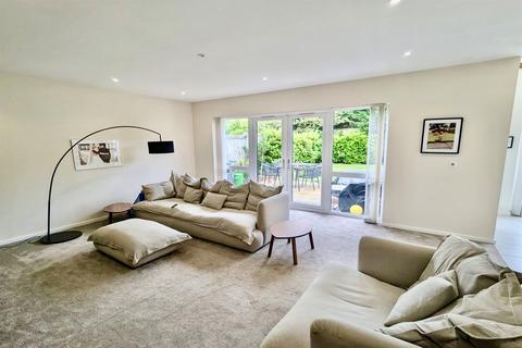 4 bedroom detached house to rent, High Elm Road, Hale Barns, Altrincham