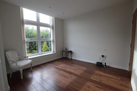 4 bedroom detached house to rent, High Elm Road, Hale Barns, Altrincham