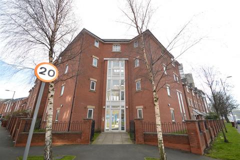2 bedroom flat to rent, Chorlton Road, Manchester M15
