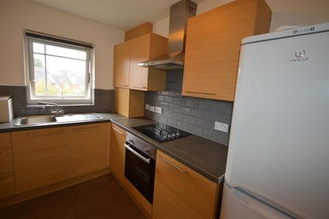 2 bedroom flat to rent, Chorlton Road, Manchester M15