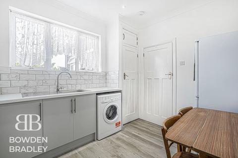 2 bedroom flat for sale, New North Road, Hainault, IG6