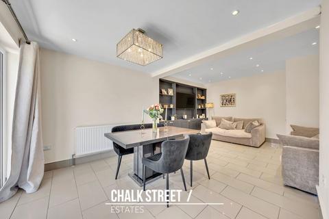 3 bedroom semi-detached bungalow for sale, Front Lane, Upminster, RM14