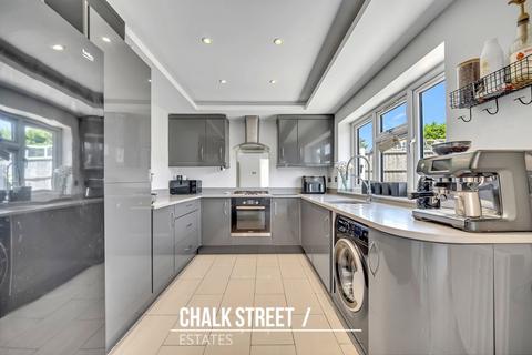 3 bedroom semi-detached bungalow for sale, Front Lane, Upminster, RM14
