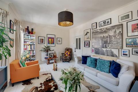 2 bedroom property for sale, Villiers Road, Willesden, London