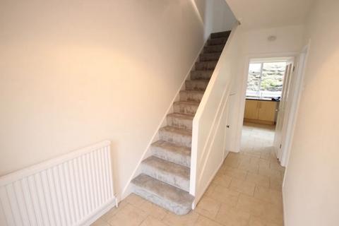 3 bedroom semi-detached house to rent, Luton LU1