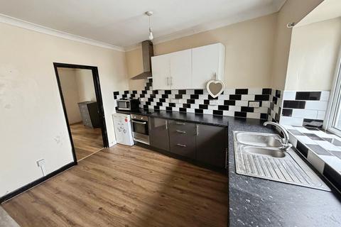 2 bedroom apartment to rent, Woodfield Street, SWANSEA, SA6