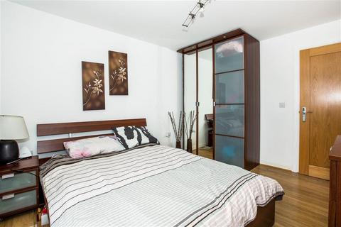 2 bedroom flat to rent, St Stephens Court, SWANSEA, SA1