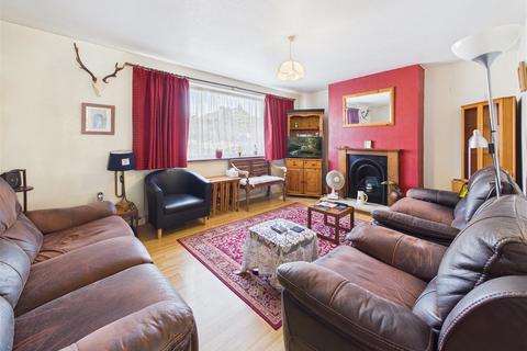 4 bedroom semi-detached house for sale, Milton Road, Walton-On-Thames