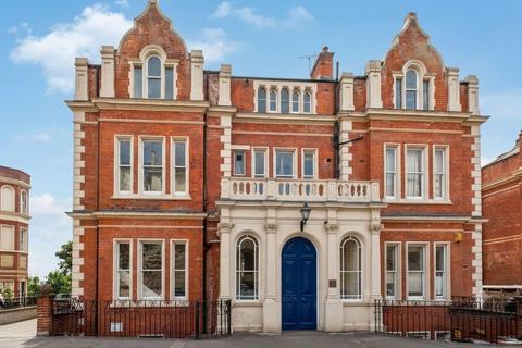 2 bedroom flat for sale, Newcastle Drive, The Park, Nottingham