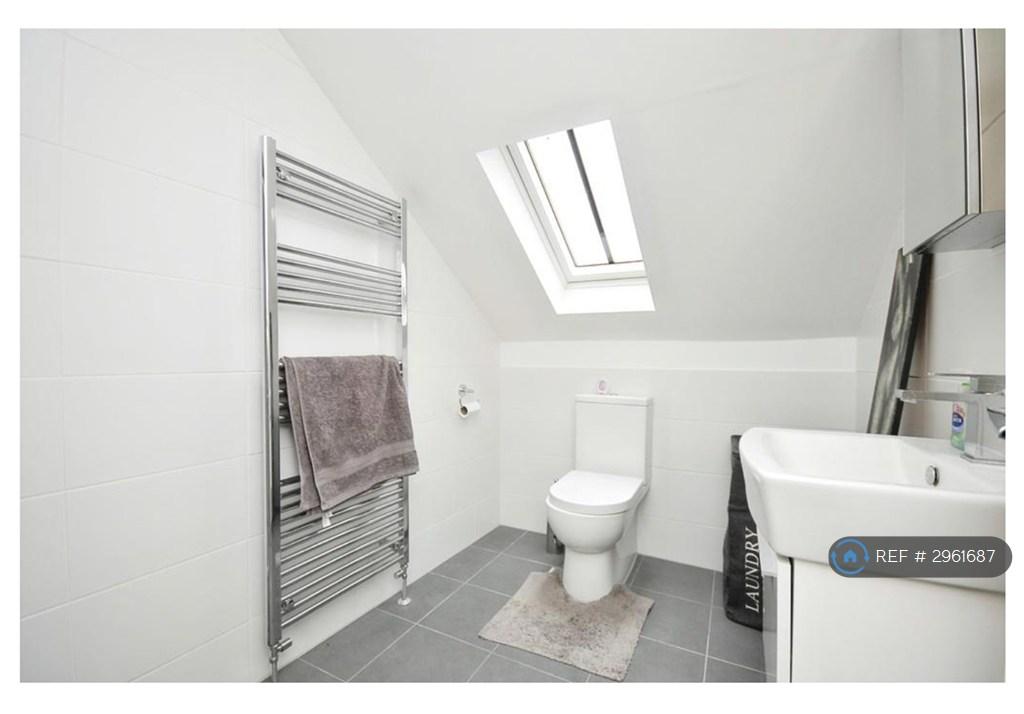 Apartment in Chislehurst - View 3