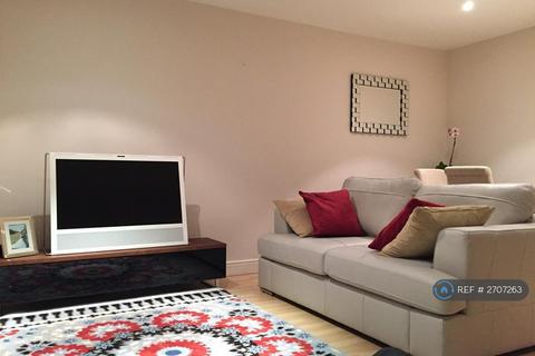 3 bedroom semi-detached house to rent, Forge Place, Borehamwood, WD6