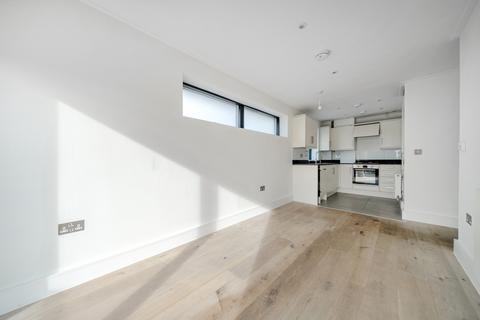 2 bedroom flat to rent, Brighton Road Horsham RH13