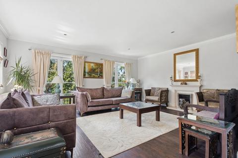 4 bedroom detached house for sale, Woodwaye, Watford WD19