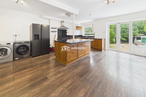 undefined, Farm Road, Edgware