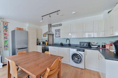 2 bedroom flat for sale, Stockwell SW9, Stockwell, London, SW9