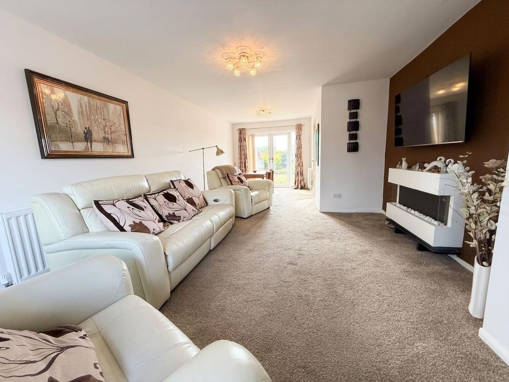 House in Rotherham, Brinsworth - View 3