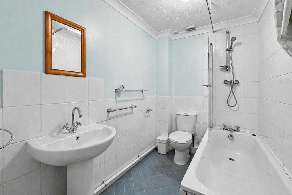 House in Southampton, Bedford Place, Banister's Park - More