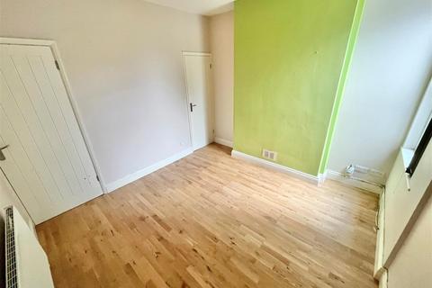 2 bedroom terraced house to rent, Moreton Road South, Luton, LU2 0TL