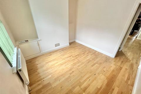 2 bedroom terraced house to rent, Moreton Road South, Luton, LU2 0TL