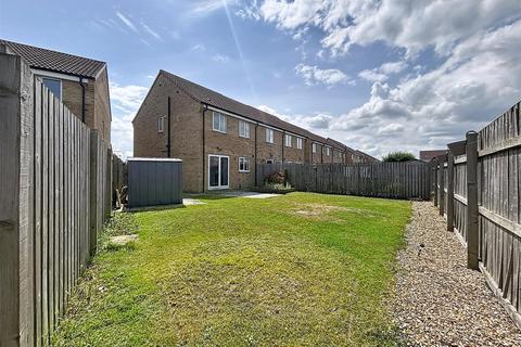 3 bedroom end of terrace house for sale, Ashcourt Drive, Hornsea