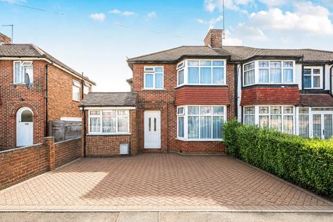 4 bedroom semi-detached house for sale, Thistlecroft Gardens, Stanmore