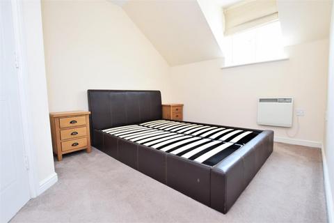 2 bedroom flat to rent, Ridley Close, Barking, IG11