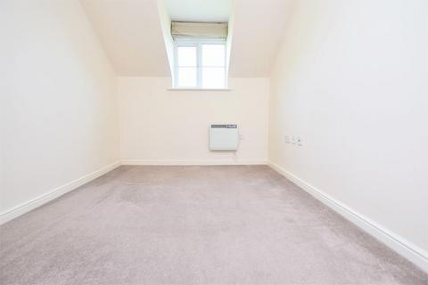 2 bedroom flat to rent, Ridley Close, Barking, IG11