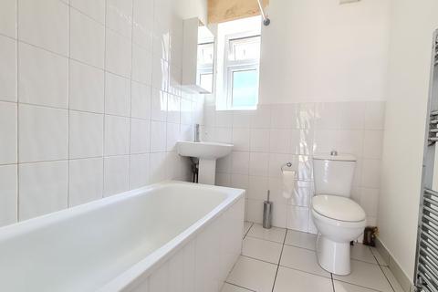 2 bedroom maisonette to rent, Warkworth Gardens, Isleworth, TW7