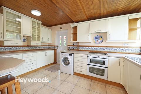 2 bedroom detached bungalow for sale, Ashbourne Drive, Silverdale, Newcastle, ST5