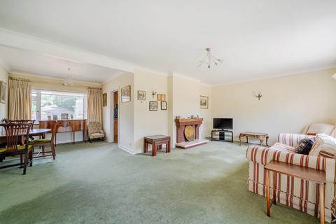 3 bedroom bungalow for sale, Courtleas, Cobham, KT11