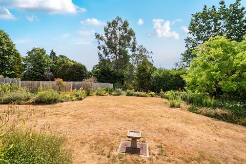 3 bedroom bungalow for sale, Courtleas, Cobham, KT11