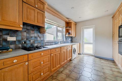 3 bedroom bungalow for sale, Courtleas, Cobham, KT11