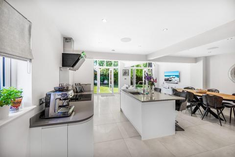 4 bedroom detached house for sale, Cedar Close, Dunmow