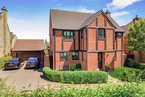 4 bedroom detached house for sale, Cedar Close, Dunmow