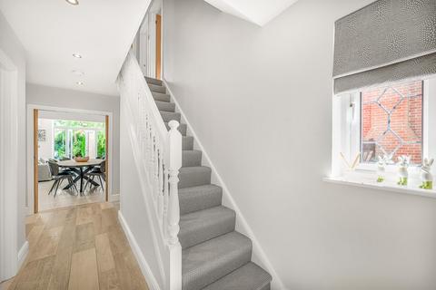 4 bedroom detached house for sale, Cedar Close, Dunmow