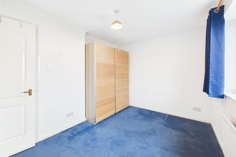 2 bedroom terraced house to rent, Percheron Close, Isleworth
