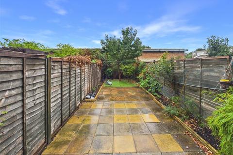2 bedroom terraced house to rent, Percheron Close, Isleworth